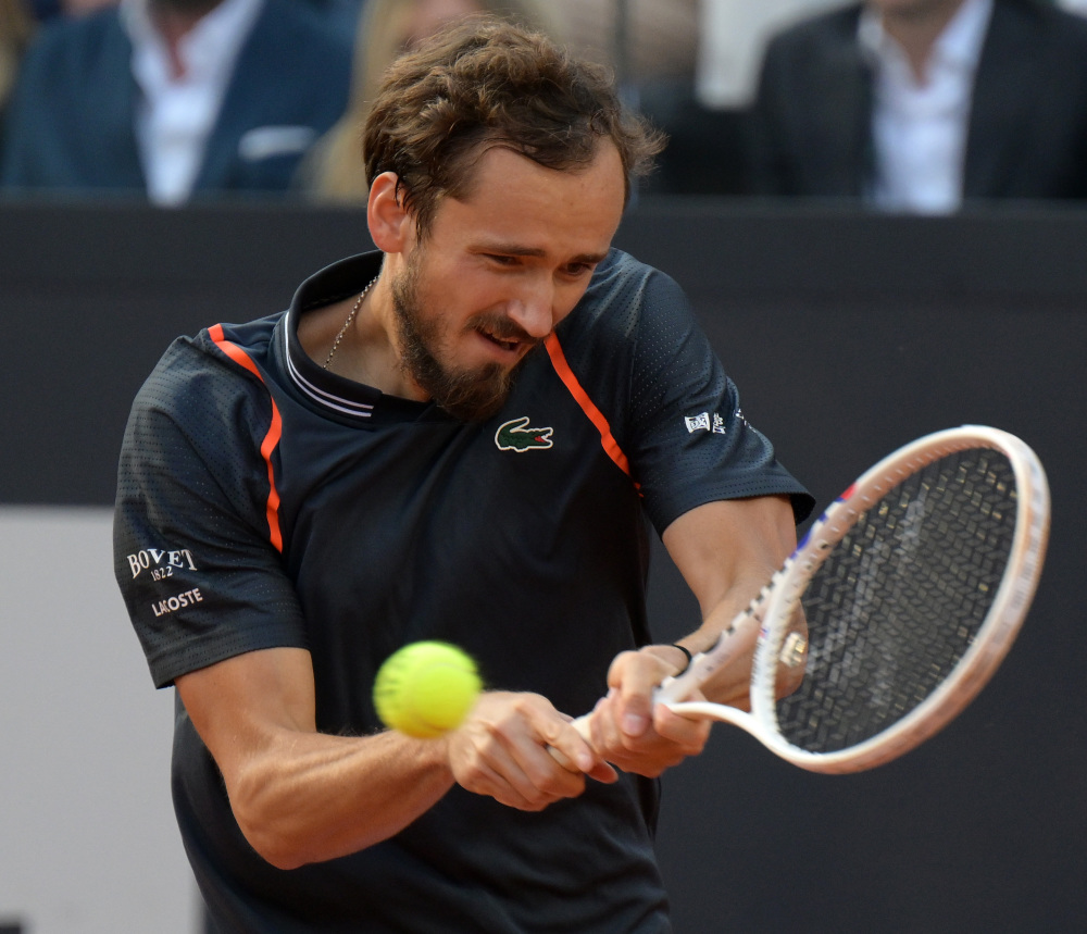 开云体育app-欧洲网球队鏖战德国网球队，梅德韦杰夫高光表现的简单介绍