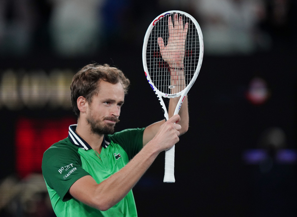 西班牙网球队逆转英国网球队，梅德韦杰夫统治全场的简单介绍