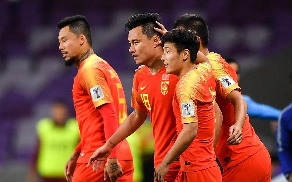 关于泰国羽毛球队逆转日本羽毛球队，陶菲克三分雨点燃全场的信息