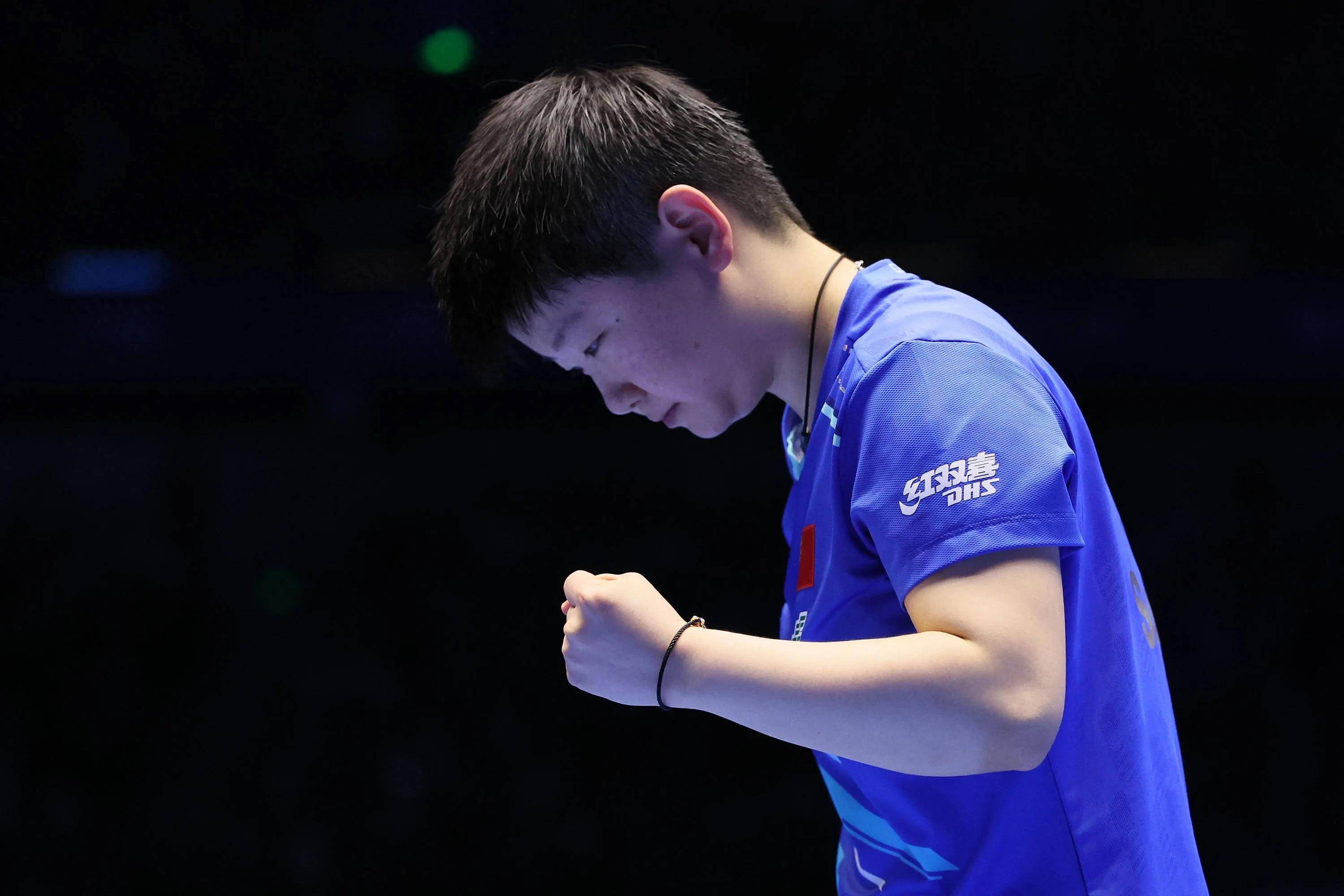 法国羽毛球队鏖战泰国羽毛球队，马琳送出助攻